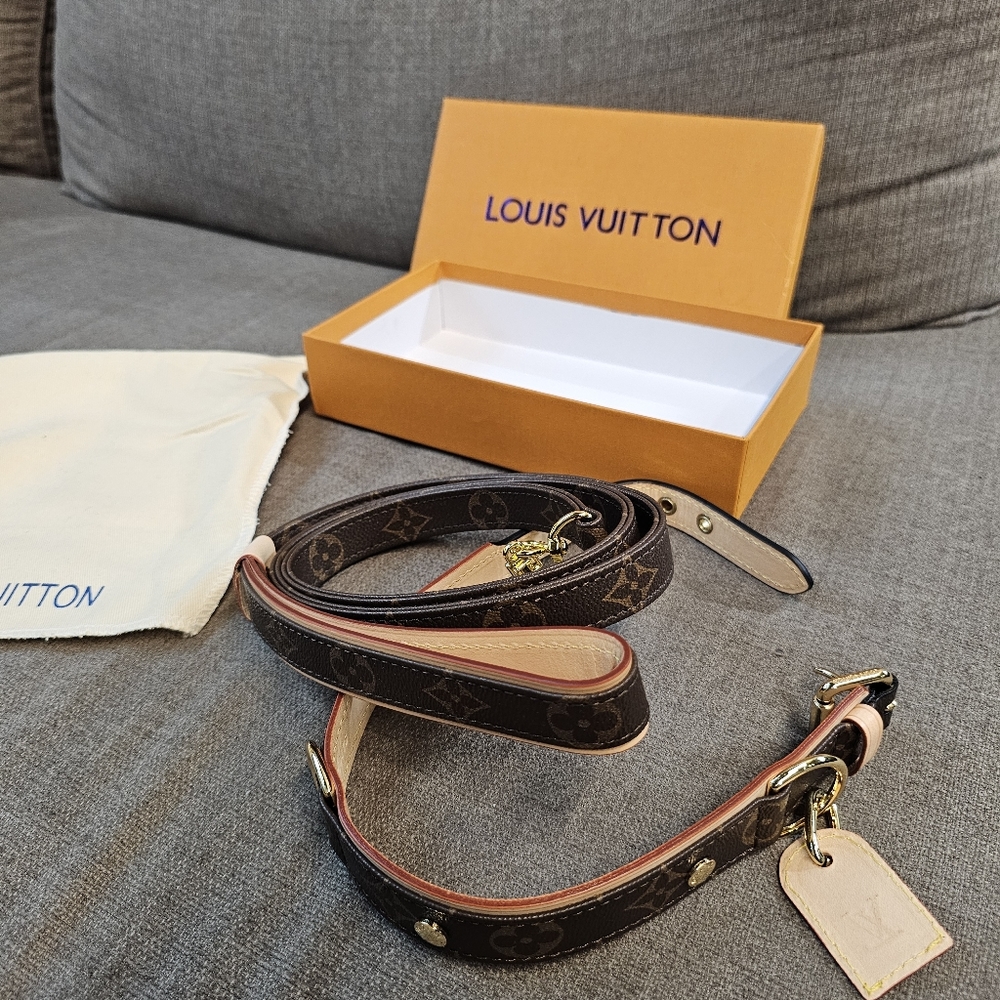 Louis Vuitton MM Monogram Dog Leash and Collar